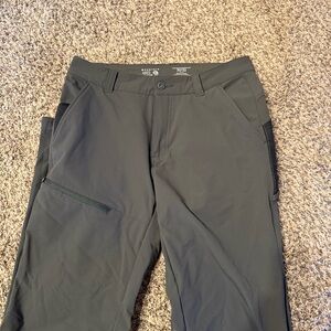 Mountain Hardware Chockstone 24/7 Pant Size 30x32 runs large EUC